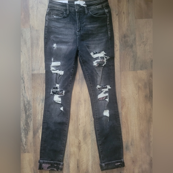 Vervet Haylie Camo Print Cuffed Ankle Skinny Jeans- 27/5 Black - Picture 1 of 5
